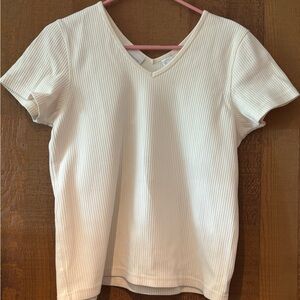 Liz Claiborne Cream V Neck Top